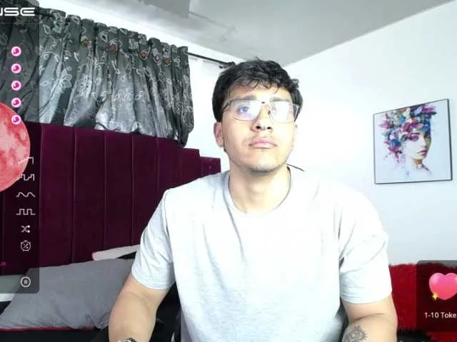 Live sex webcam photo for BigSinatra #276042994
