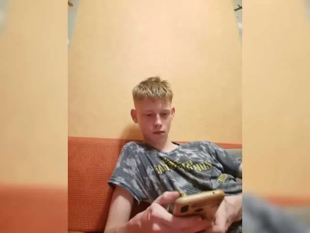 Live sex webcam photo for Bigbanana202 #275530010