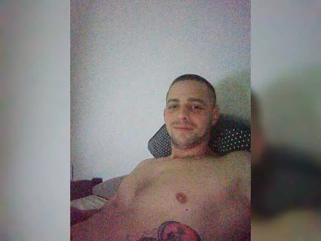 Live sex webcam photo for Bigbolt18a #276748995