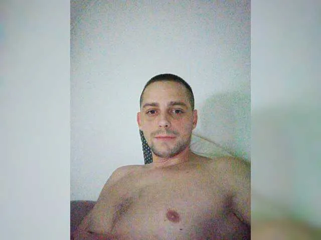 Live sex webcam photo for Bigbolt18a #276779228