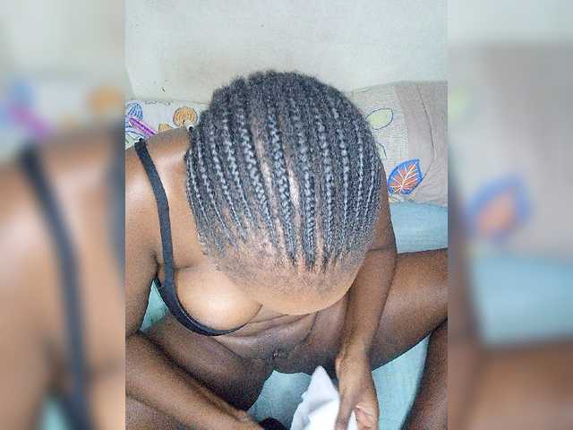 Live sex webcam photo for Bigbooooies #277194237