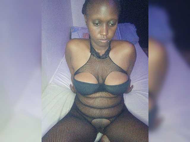 Live sex webcam photo for Bigbooooies #277490856