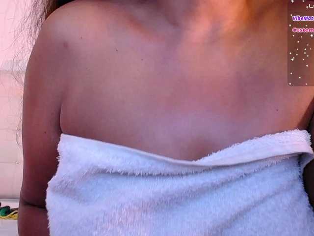 Live sex webcam photo for Bigbootymia #290906360