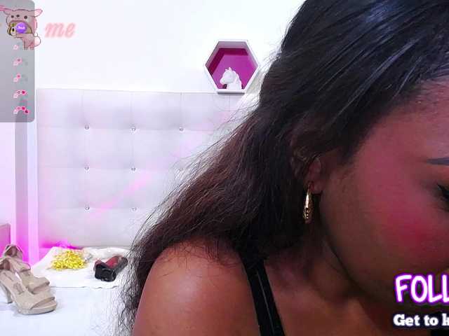 Live sex webcam photo for Bigbootymia #291889734