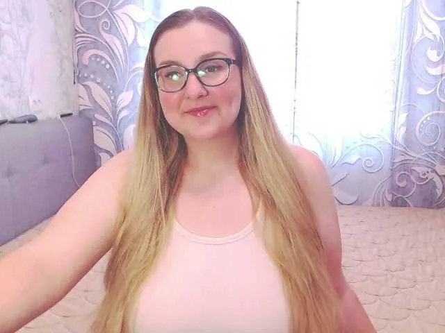 Live sex webcam photo for BigDreamX #273127653