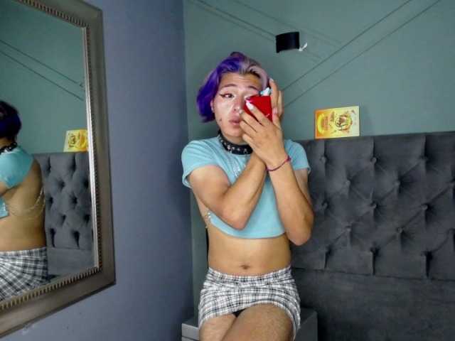 Live sex webcam photo for Biggle33 #273610806