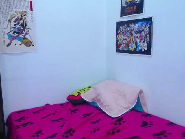 Live sex webcam photo for Biggle33 #274290105