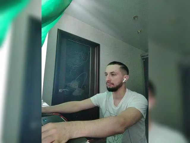 Live sex webcam photo for BiggyFatCock #290189828