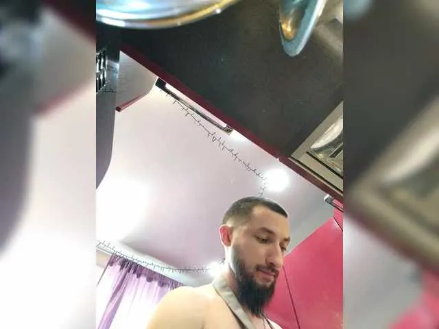 Live sex webcam photo for BiggyFatCock #291021445