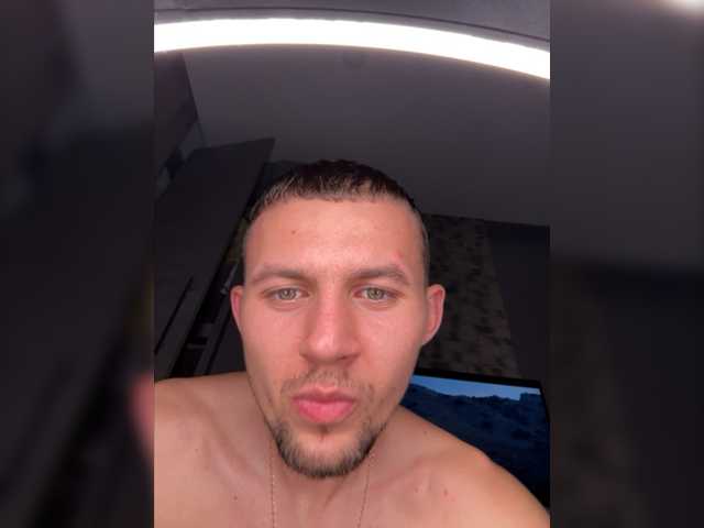 Live sex webcam photo for Bigleg22 #276938352