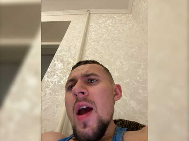 Live sex webcam photo for Bigleg22 #277031539