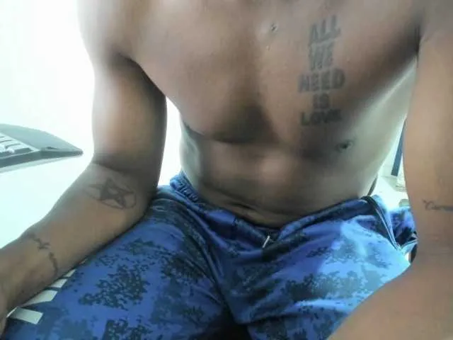 Live sex webcam photo for Billy-Cole #292471892