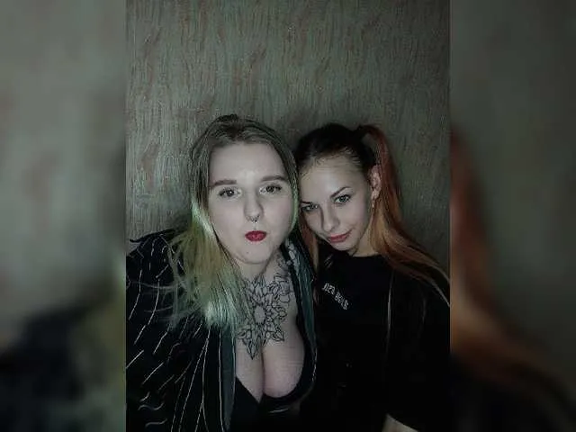 Live sex webcam photo for BitchesTwo #273140404