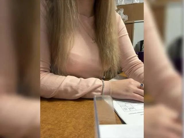 Live sex webcam photo for BitingKITTY #277555993