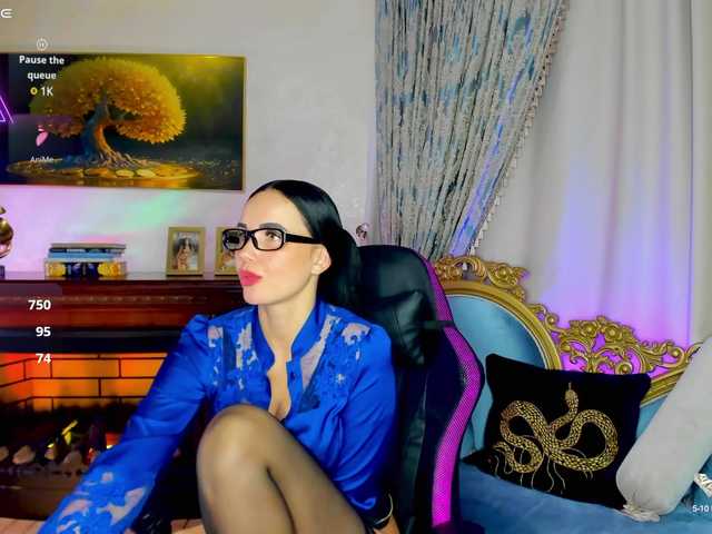 Live sex webcam photo for Black-Mamba- #291180937