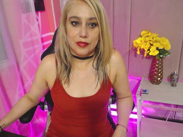 Live sex webcam photo for Black-Moonn- #275609683