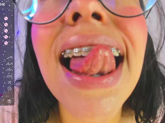 Live sex webcam photo for Black-dreeams #276657088