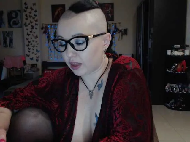 Live sex webcam photo for BlackCatxx #273993597