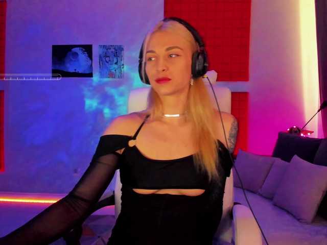 Live sex webcam photo for BlackMonro #276342075