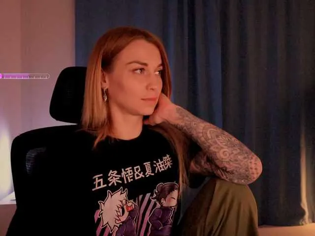 Live sex webcam photo for BlackMonro #290352748