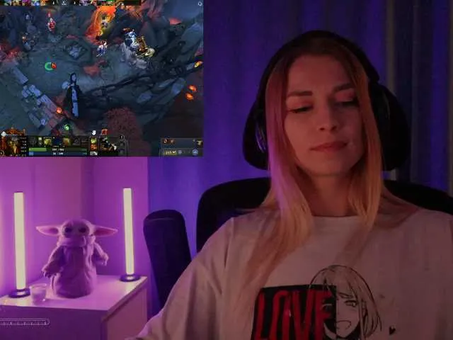 Live sex webcam photo for BlackMonro #290893051