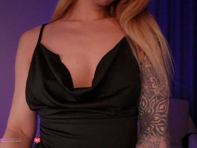 Live sex webcam photo for BlackMonro #291203155