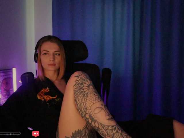 Live sex webcam photo for BlackMonro #291404400