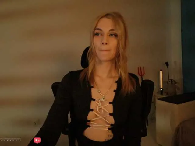 Live sex webcam photo for BlackMonro #292199853