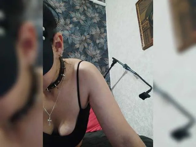 Live sex webcam photo for BlackPanther1 #276749439