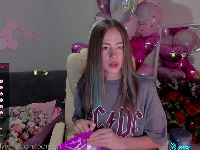 Live sex webcam photo for BlackWidow22 #272608933