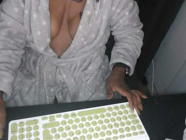 Live sex webcam photo for Blackbabe #290874715