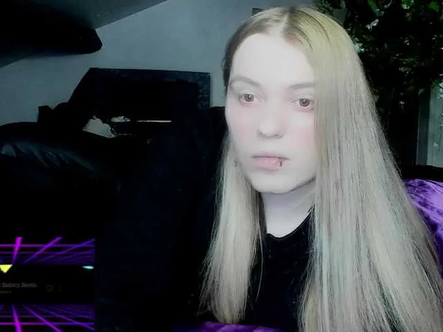 Live sex webcam photo for Blacklimoon #273195011