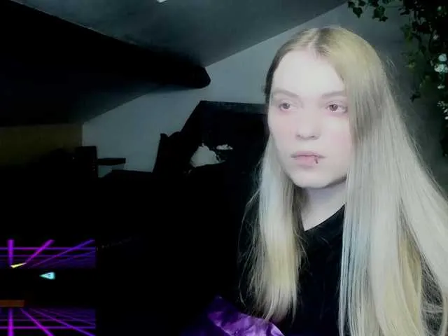 Live sex webcam photo for Blacklimoon #273250112