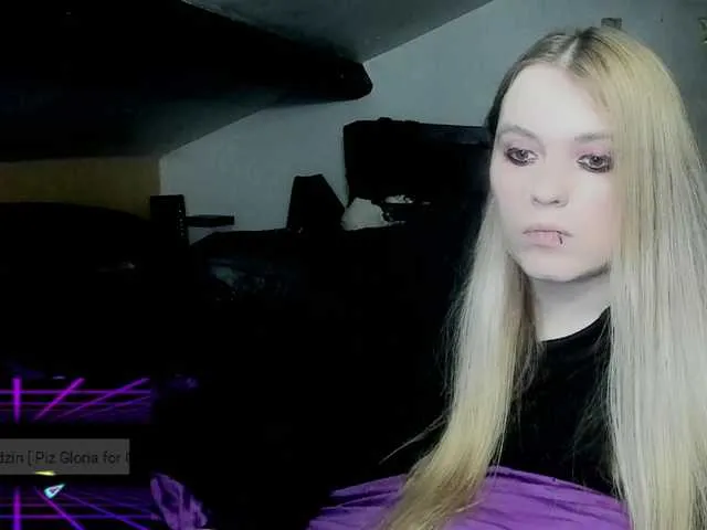 Live sex webcam photo for Blacklimoon #273706295