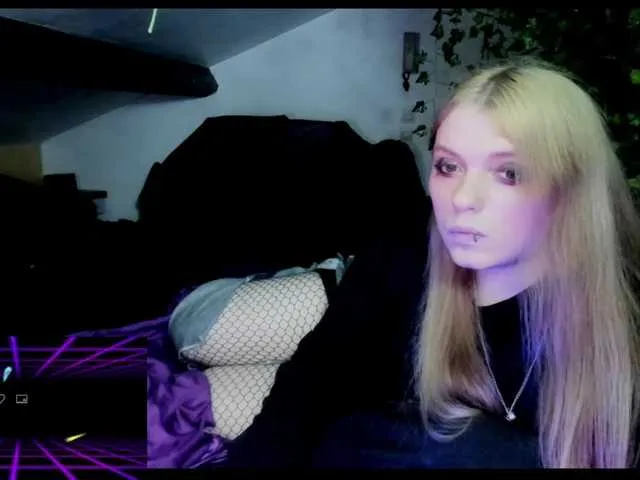 Live sex webcam photo for Blacklimoon #275563801