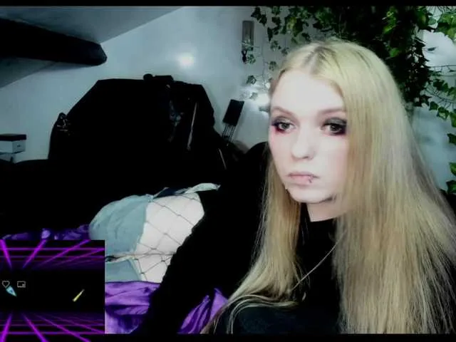 Live sex webcam photo for Blacklimoon #275614863