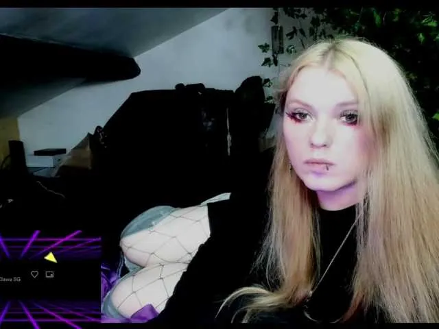 Live sex webcam photo for Blacklimoon #275730184