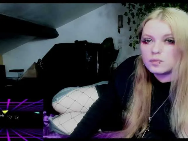 Live sex webcam photo for Blacklimoon #275751062