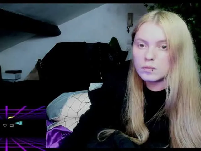 Live sex webcam photo for Blacklimoon #275974108