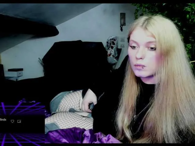 Live sex webcam photo for Blacklimoon #276195329