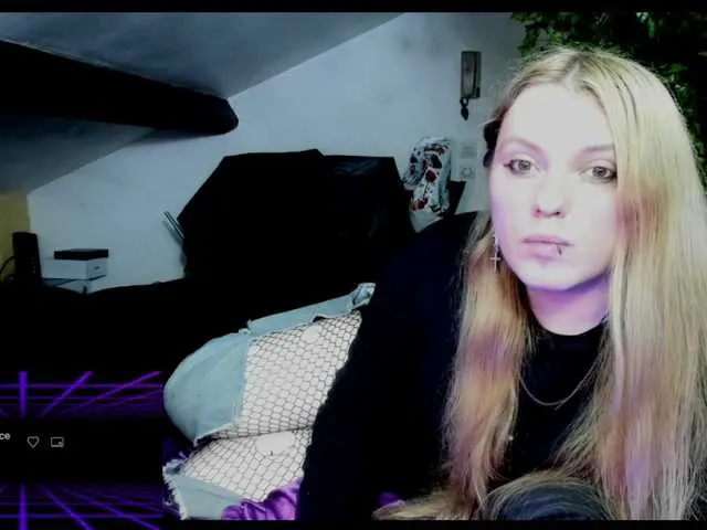 Live sex webcam photo for Blacklimoon #276214688