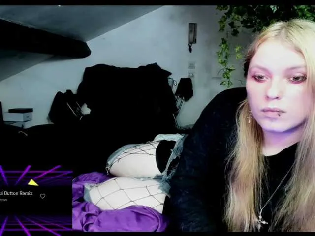 Live sex webcam photo for Blacklimoon #276315030