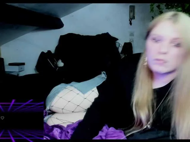 Live sex webcam photo for Blacklimoon #276320425