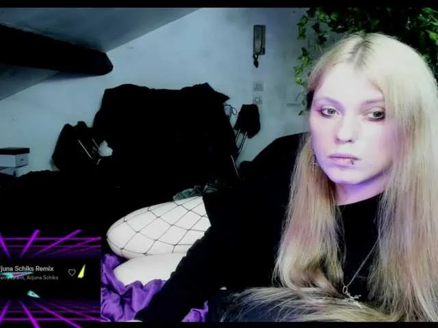 Live sex webcam photo for Blacklimoon #276322961