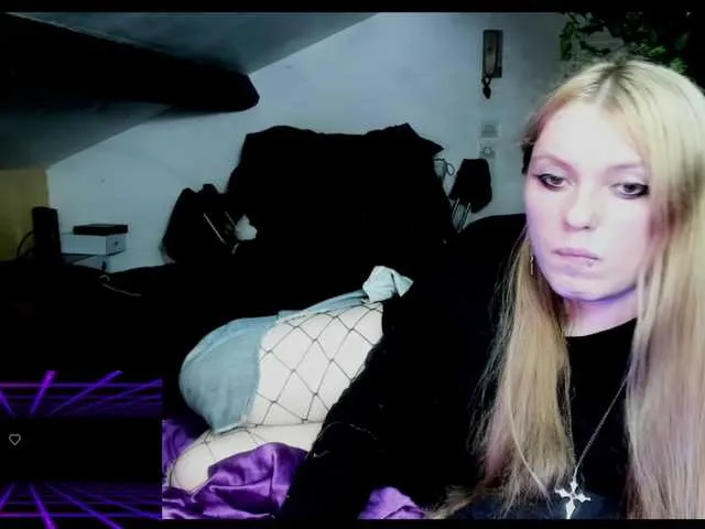 Live sex webcam photo for Blacklimoon #276344716