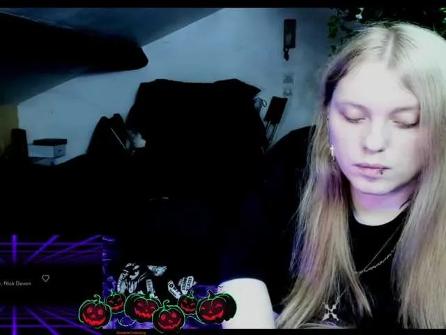 Live sex webcam photo for Blacklimoon #276490741