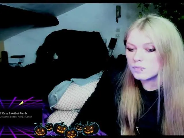 Live sex webcam photo for Blacklimoon #276509060