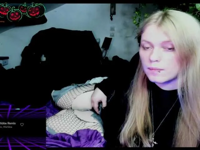 Live sex webcam photo for Blacklimoon #276511144