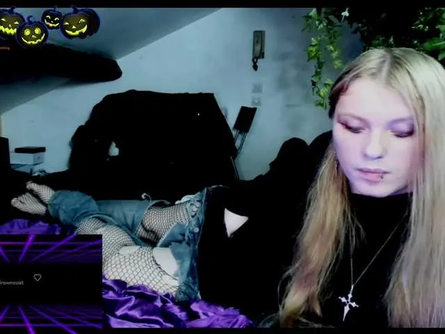 Live sex webcam photo for Blacklimoon #276526245