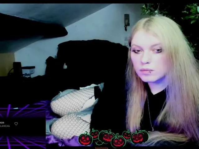 Live sex webcam photo for Blacklimoon #276545228